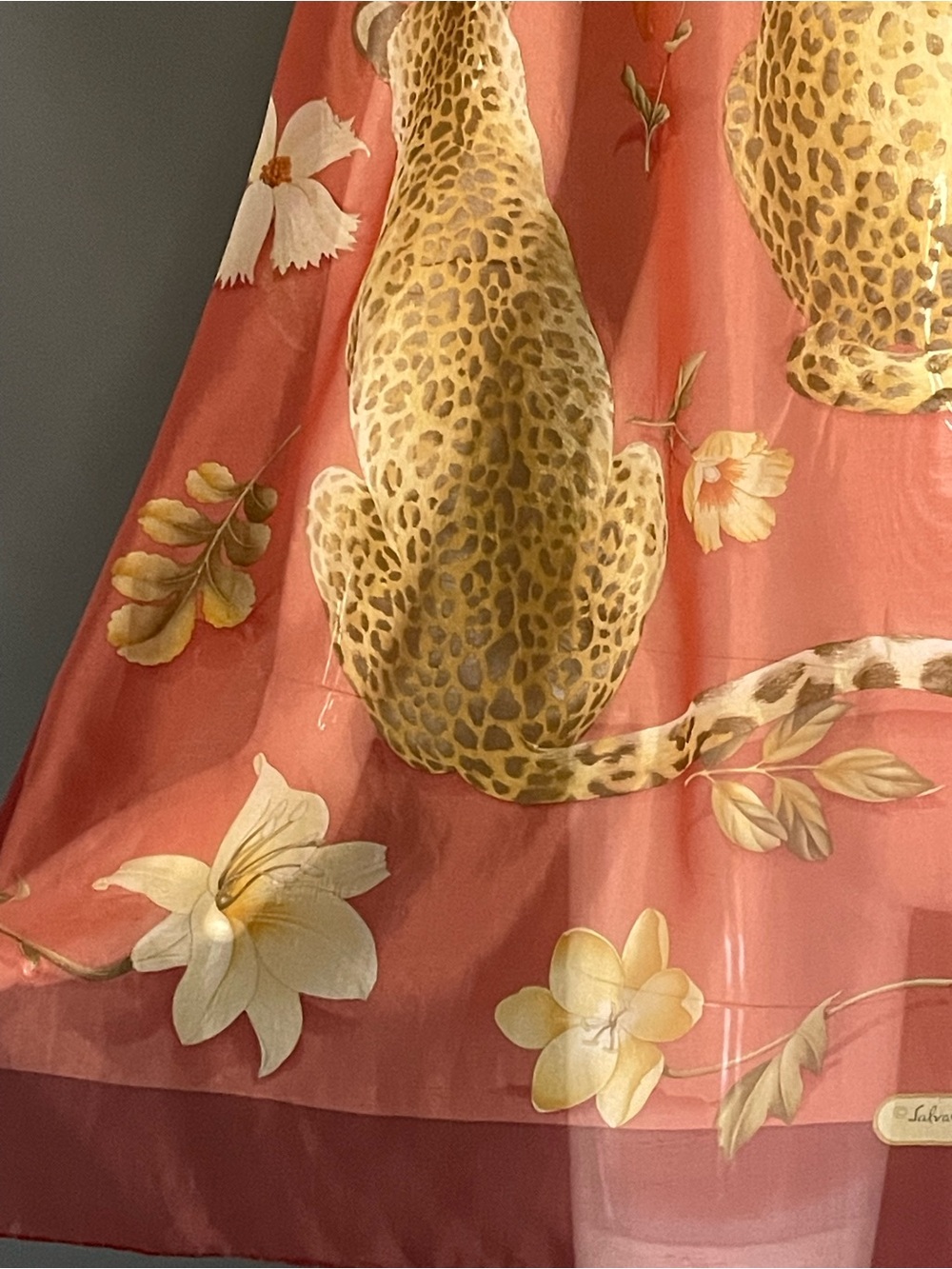 Vintage Ferragamo Sheer Silk Scarf 34 In Sq Good Condition - Picture 5 of 8